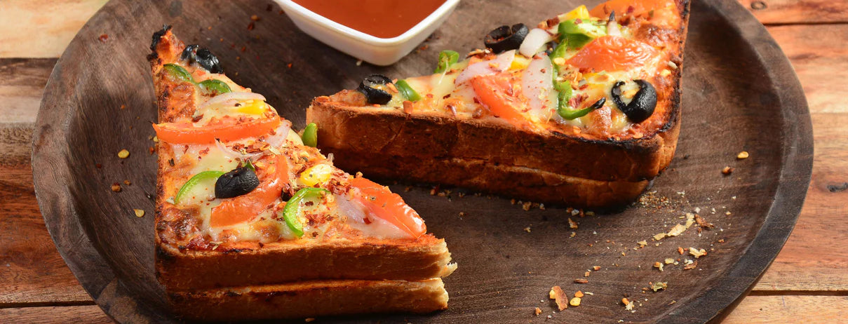 Pizza-Inspired Grilled Cheese - Char-Griller