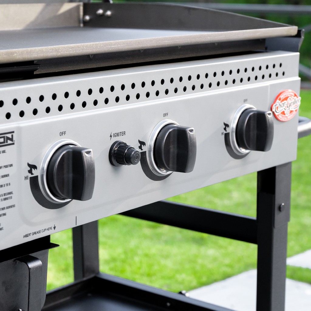 Char-Griller Flat Iron 3-Burner Outdoor Griddle Gas Grill with Lid